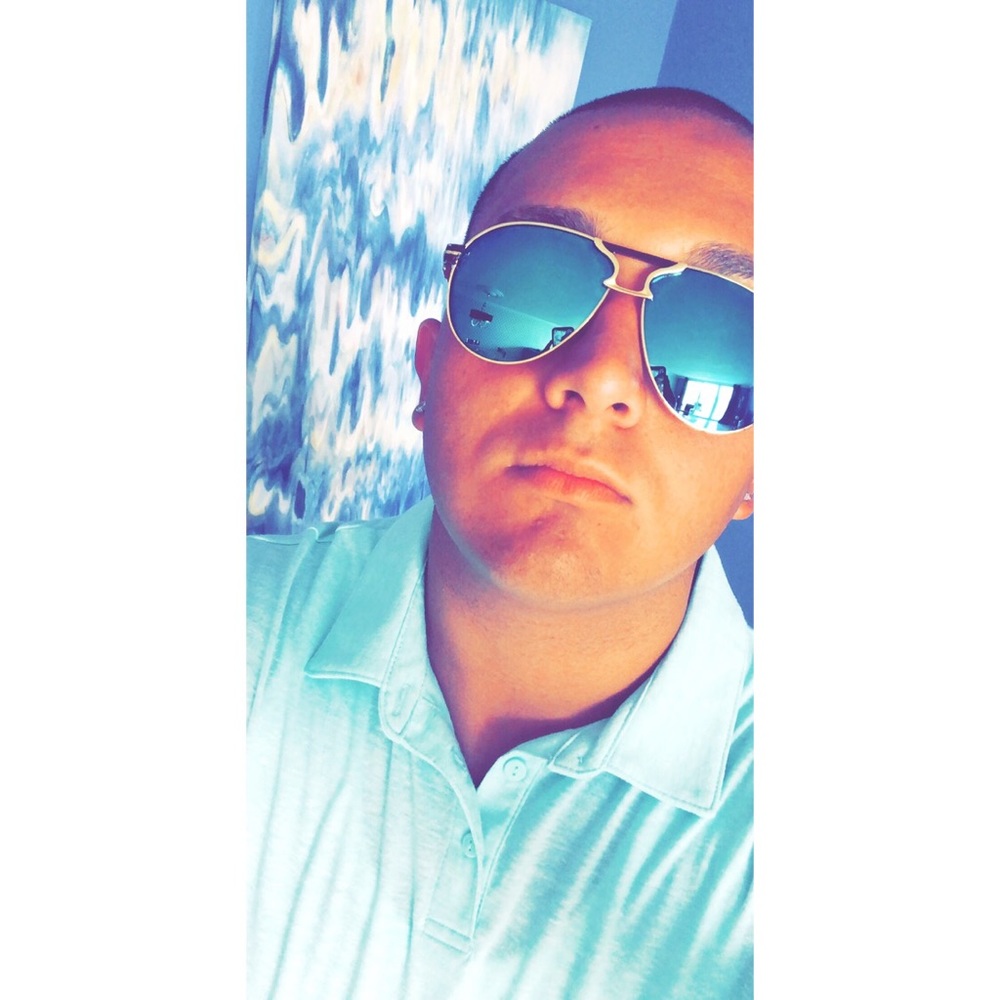 Meet your Posher, Nik